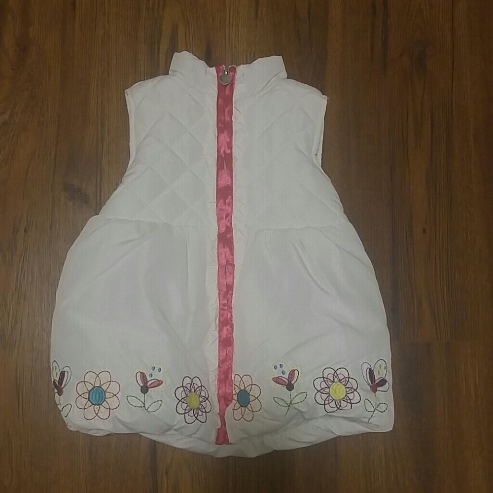 Girl's white puffer vest NWOT